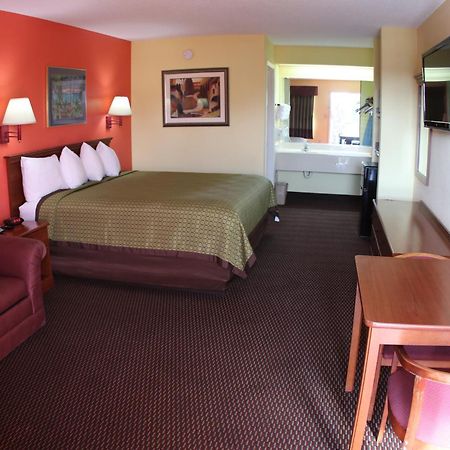 Budget Inn & Suites Hawkinsville Bagian luar foto