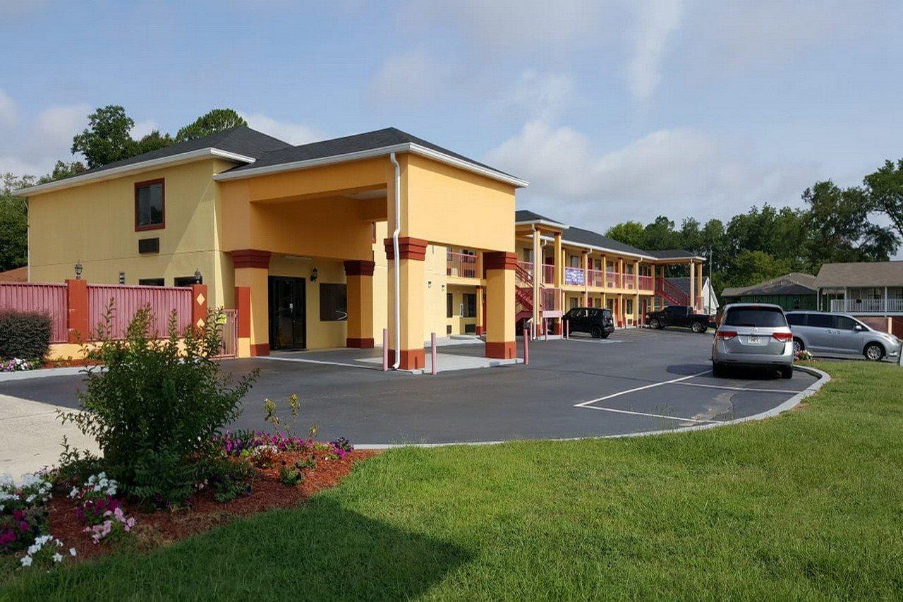 Budget Inn & Suites Hawkinsville Bagian luar foto