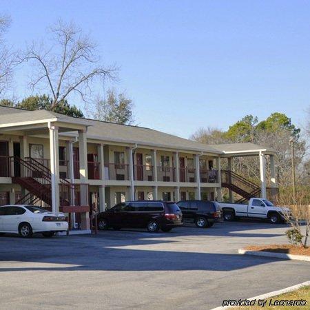 Budget Inn & Suites Hawkinsville Bagian luar foto