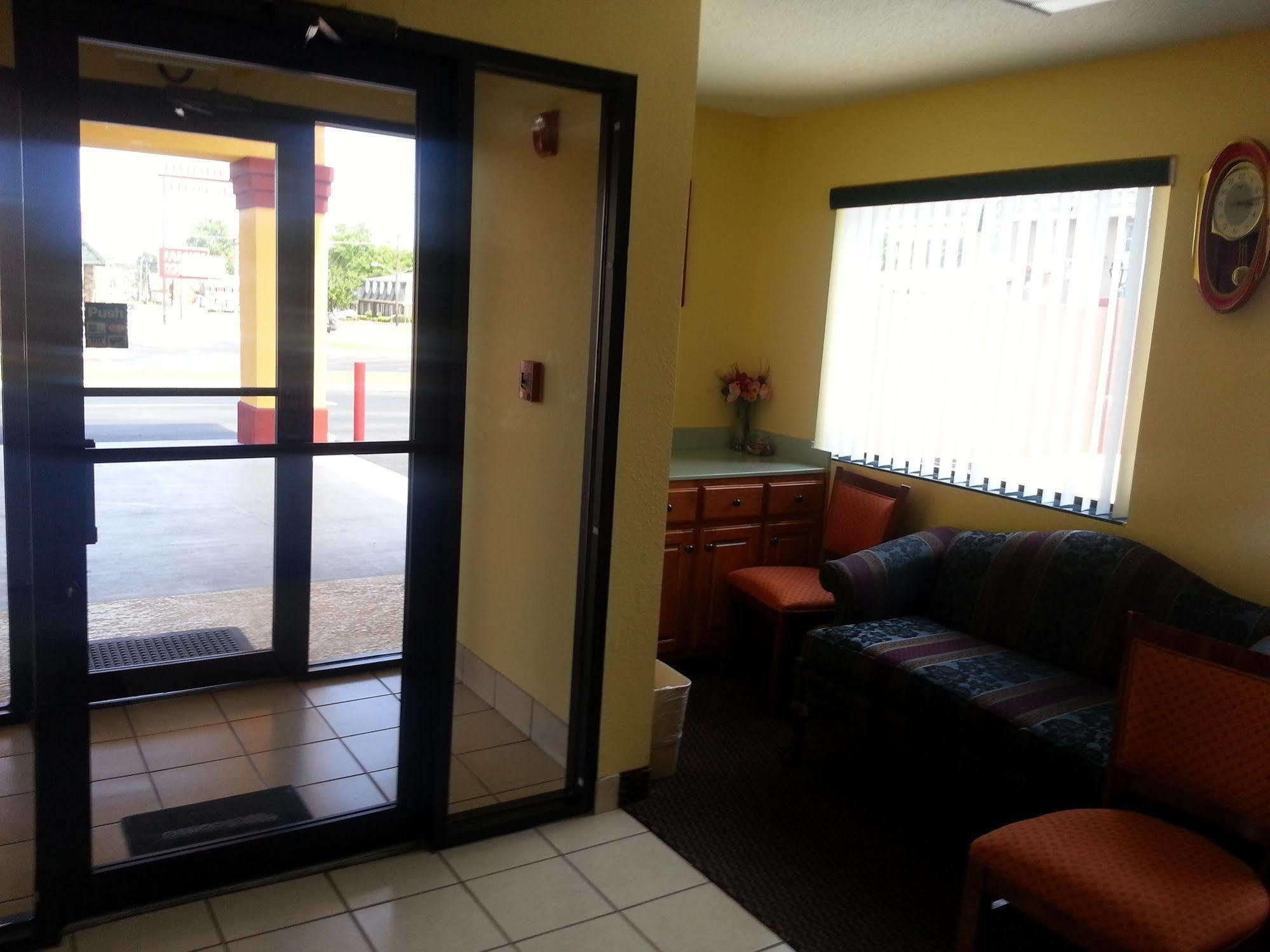 Budget Inn & Suites Hawkinsville Bagian luar foto
